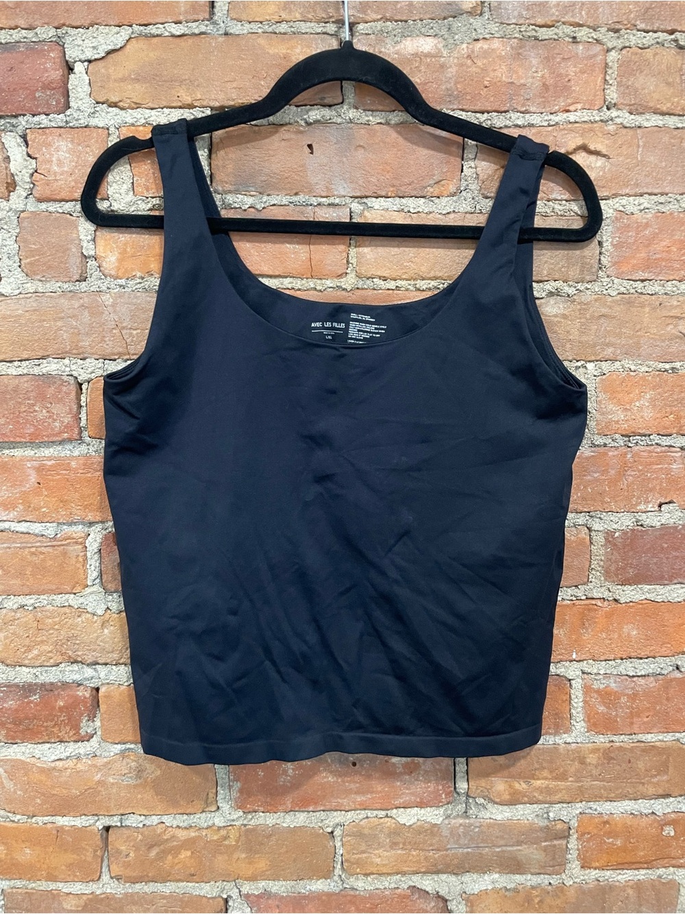 Avec Les Filles Black Scoop Tank Top with Build in Bra | Size L/XL | Cozy